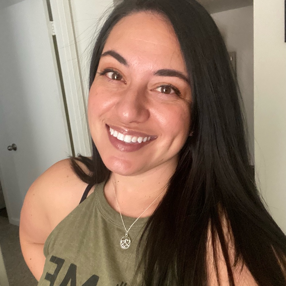Meet your Posher, Leticia